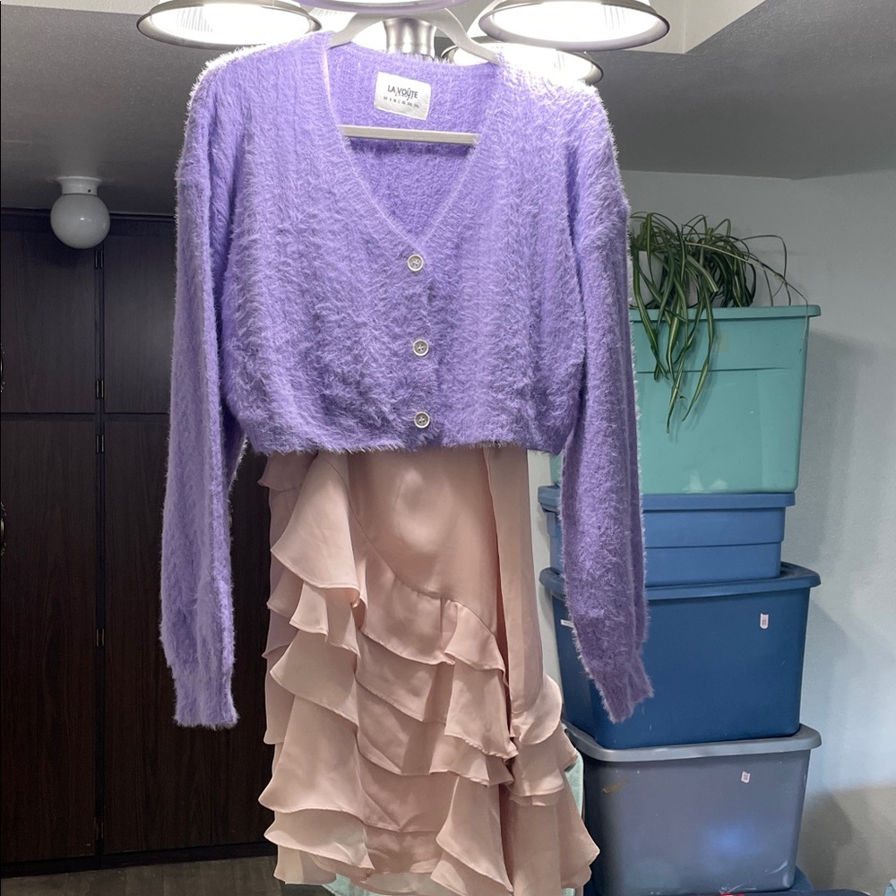 LA VOUTE Cable Knit V-Neck Cropped Sweater. (Sz3x) fits like a medium NWOT